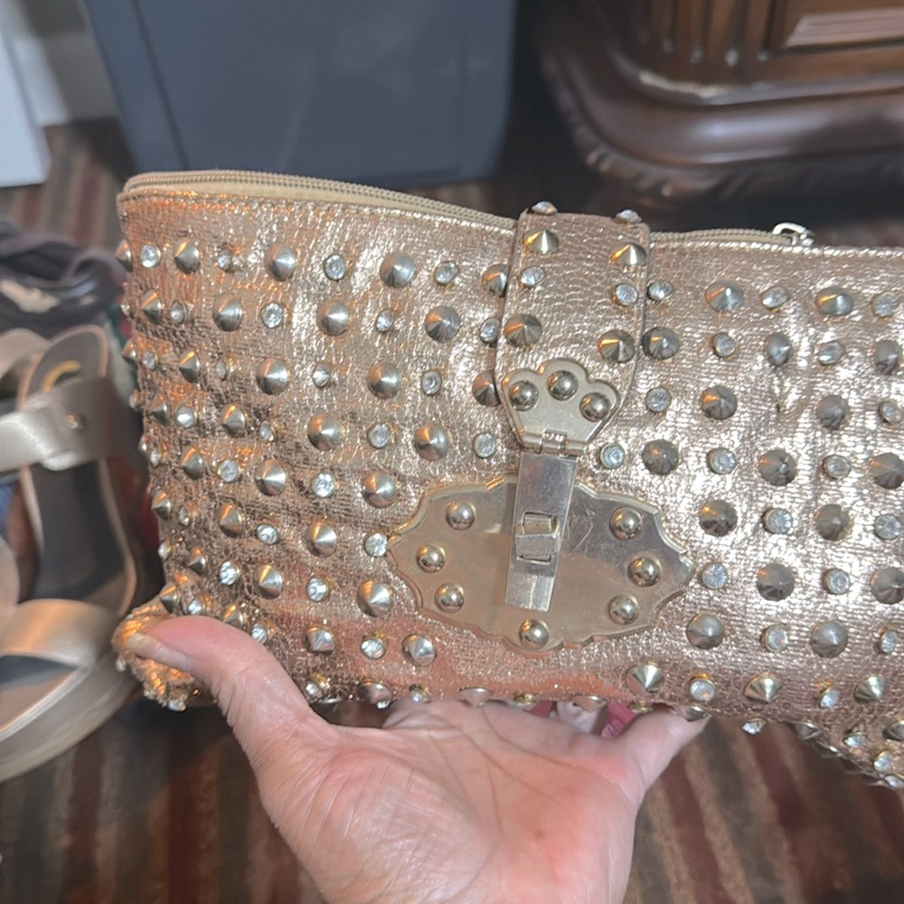 Pink metallic clutche